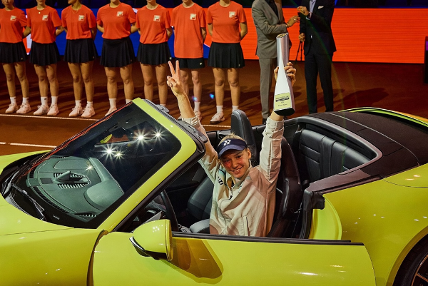 «Рыбакина уже в ближайшее время может поставить под угрозу первое место Соболенко». Мировые СМИ о победе казахстанки в Штутгарте