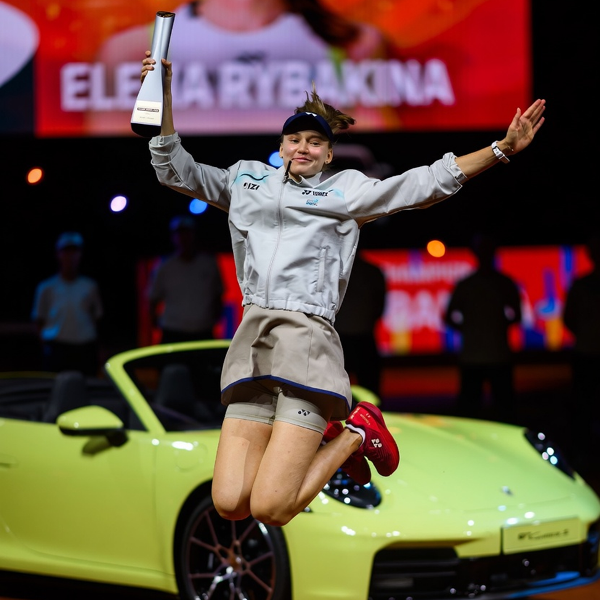 «Рыбакина уже в ближайшее время может поставить под угрозу первое место Соболенко». Мировые СМИ о победе казахстанки в Штутгарте