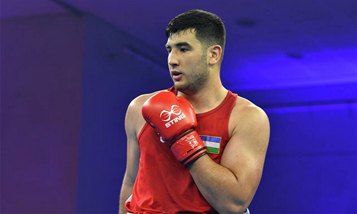 Супертяж сборной Узбекистана Зокиров с победы стартовал на Кубке мира по боксу