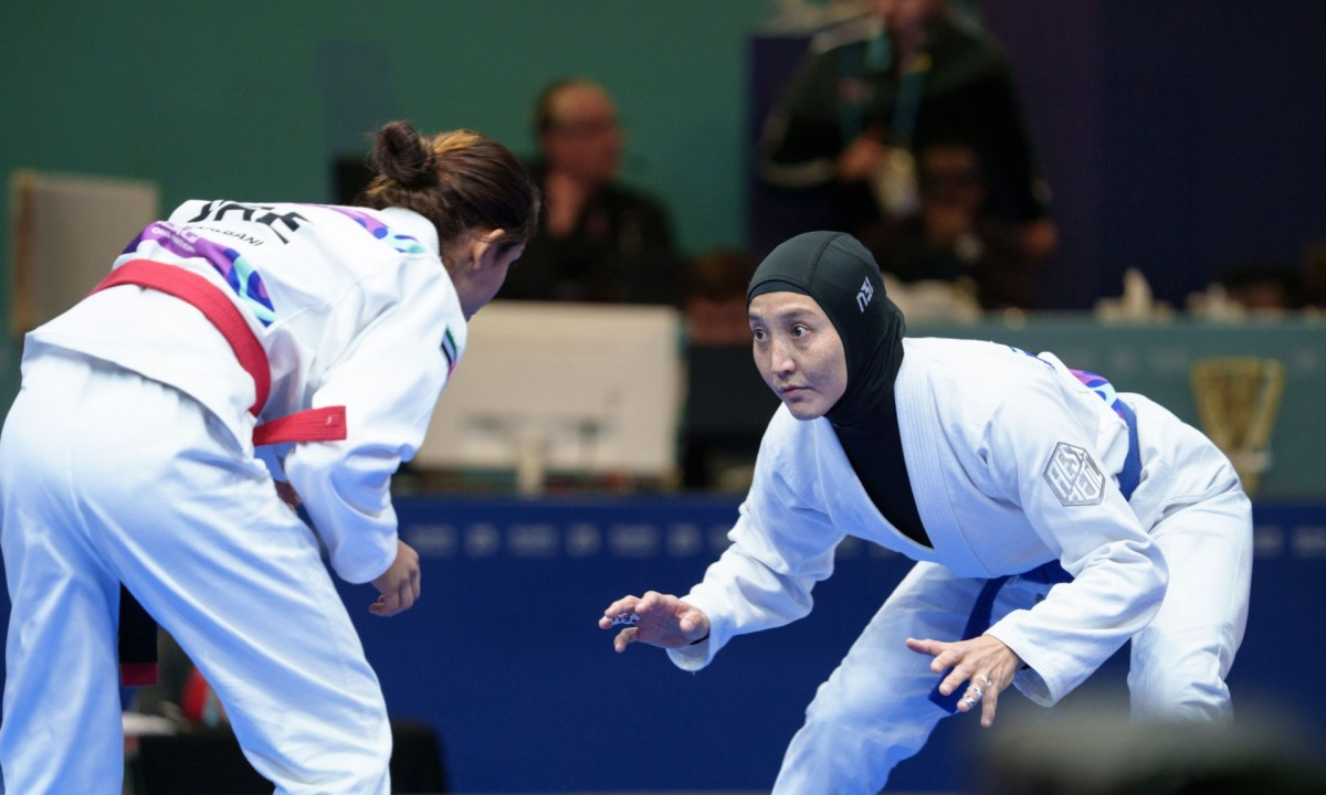 Казахстанка Салыкова сразится за медаль пляжной Азиады в джиу-джитсу