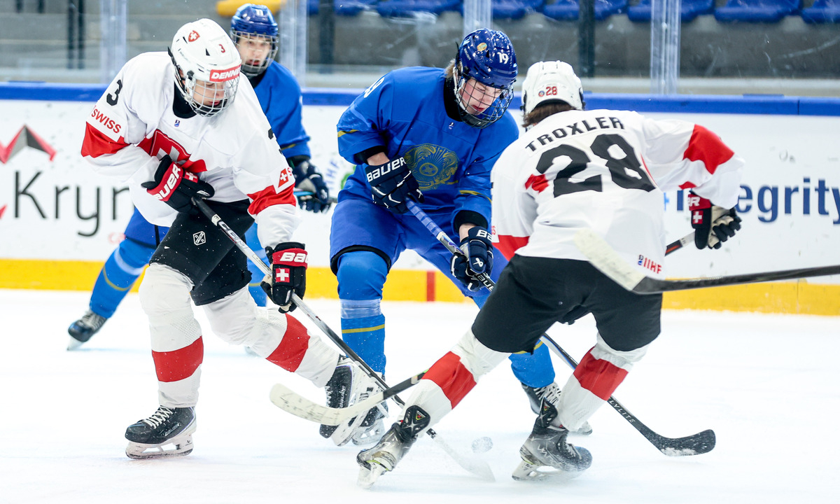 Видеообзор матча юношеского чемпионата мира Казахстан — Швейцария 2:3
