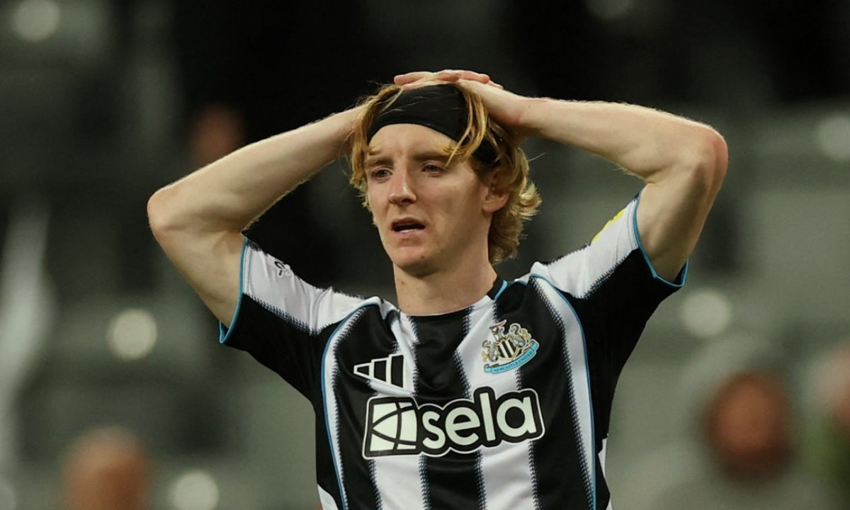 Спортдир «Баварии» прокомментировал возможное подписание Энтони Гордона