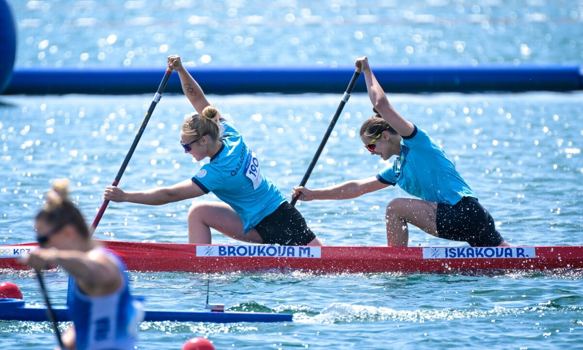 Казахстанские гребцы завоевали 16 медалей на чемпионате Азии в Китае