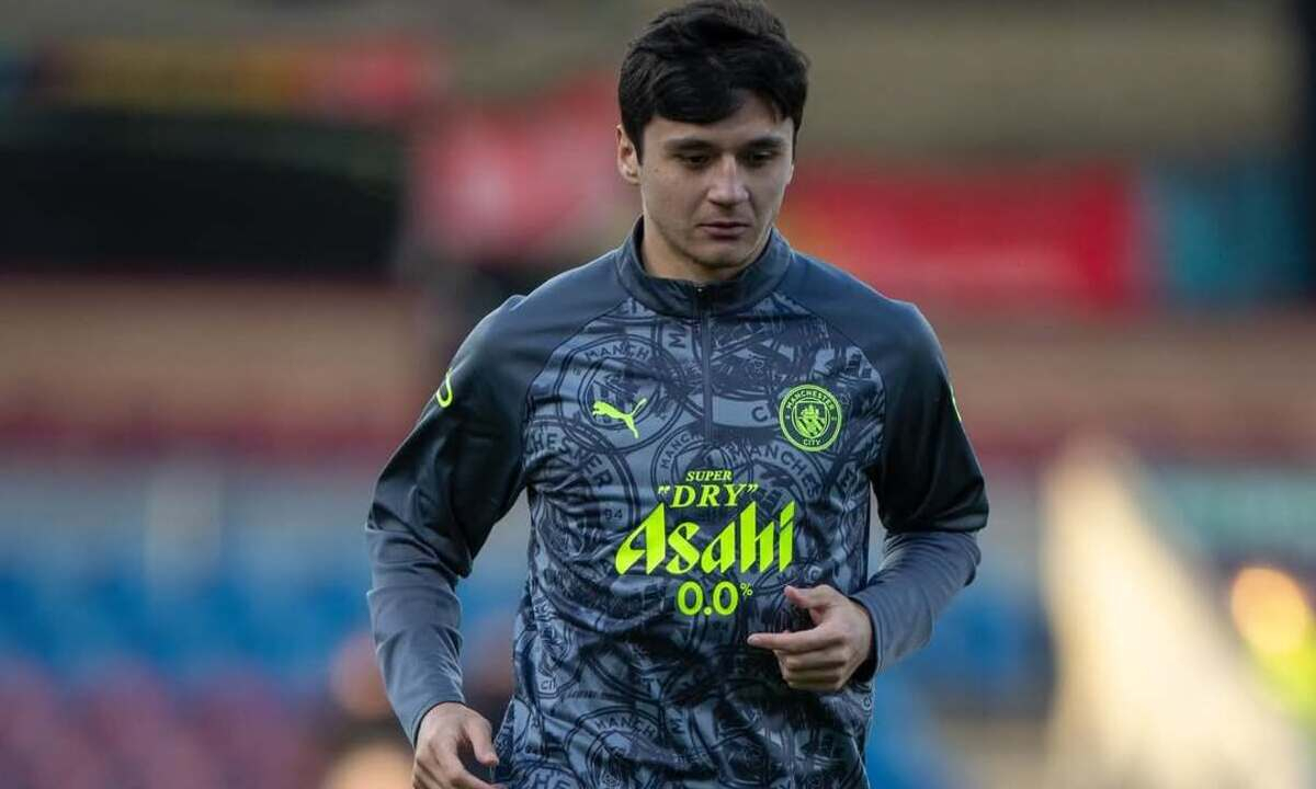 Абдукодир Хусанов подарил родителям виллу. Фото