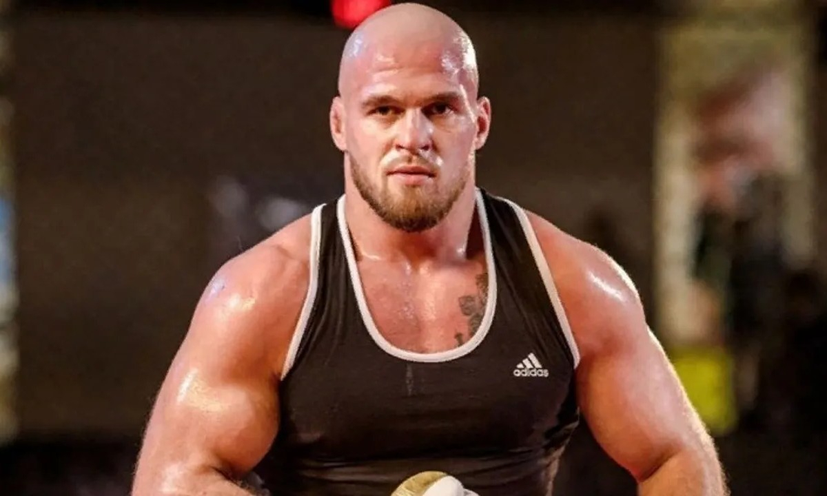 Российский боец ACA назвал Резникова фаворитом боя с Гаджиевым