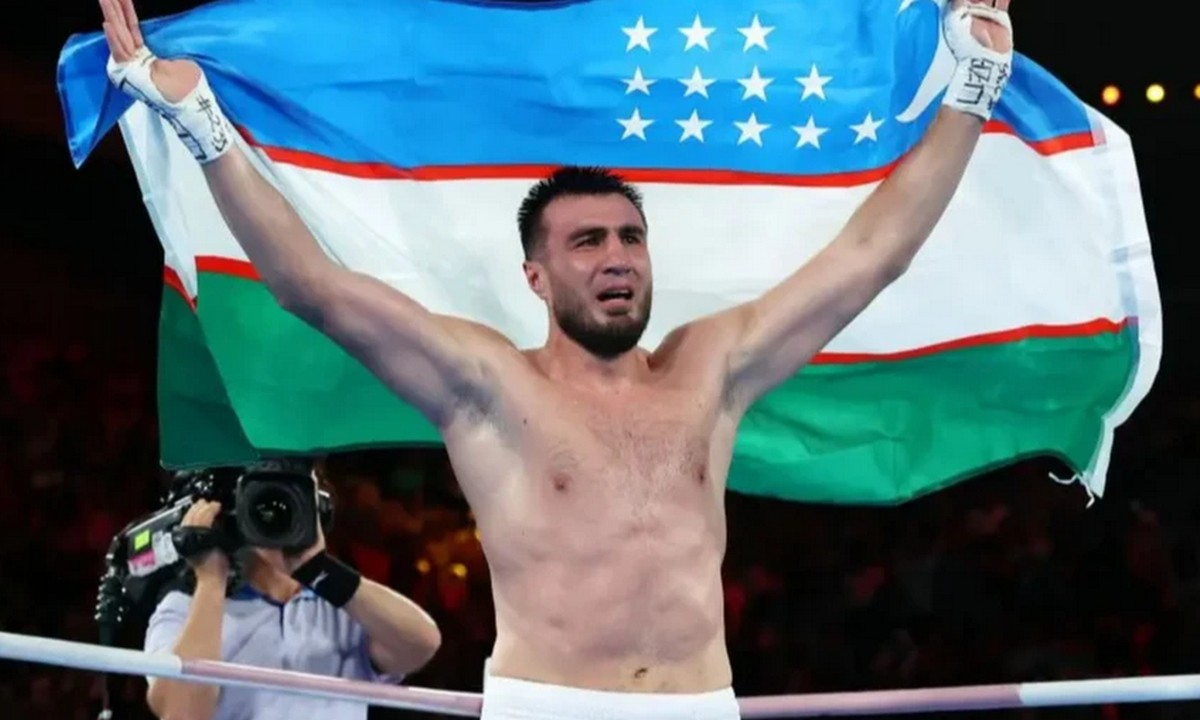 Баходир Джалолов узнал соперника на бой в Англии