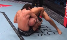 Бен Джонстон досрочно проиграл дебютный бой в UFC. Видео