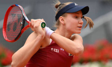 Елена Рыбакина вышла на корт перед турниром в Риме. Видео