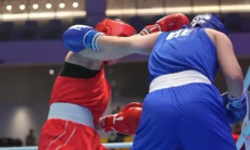 Казахстанская боксерша двумя нокдаунами выиграла медаль ЧА-2026 