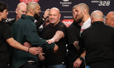 Прямая трансляция турнира UFC 328 с главным боем Чимаев — Стрикленд