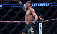Украинец Ярослав Амосов досрочно выиграл второй бой в UFC. Видео
