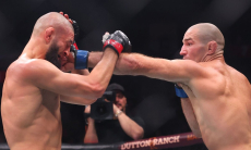 Казахский боец Хамзин объяснил поражение Чимаева от Стрикленда на UFC 328