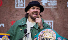 Александр Усик назвал Хабиба Нурмагомедова лучшим в истории MMA