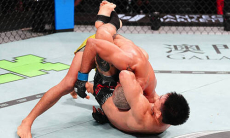 Видео полного боя Ядун — Фигереду с гильотиной в UFC
