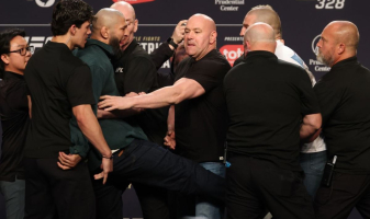 Хамзат Чимаев ударил Шона Стрикленда во время битвы взглядов перед UFC 328. Видео