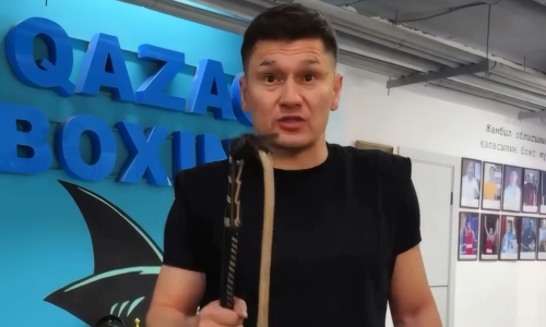 Мухит Амантаев наказал блогеров плетью за опоздание. Видео