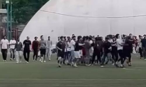 Потасовка произошла во время футбольного матча в Алматы. Видео