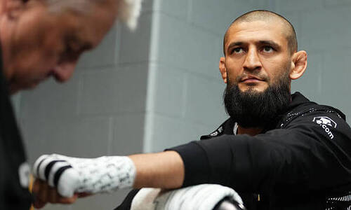 Роган допустил поражение Чимаева в титульном бою UFC со Стриклендом