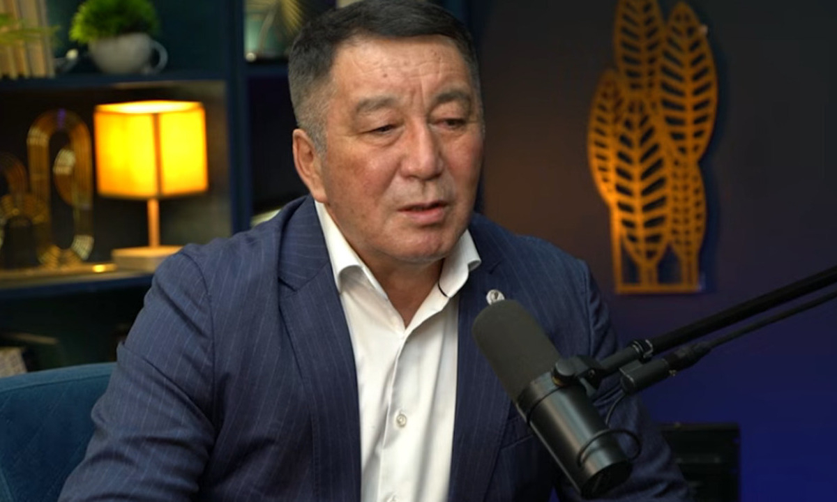 Кайрат Сатжанов назвал причину поражения Торехана Сабырхана на ЧА-2026
