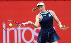 Елена Рыбакина с «баранкой» победила действующую чемпионку на турнире в Лондоне