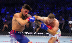 Видео полного боя Илия Топурия — Джастин Гэтжи с сенсацией на турнире UFC в Белом доме
