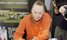 Елена Рыбакина дала ценный совет юной теннисистке в Берлине. Видео