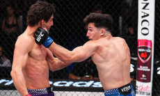 Победивший Азата Максума Митч Рапосо выиграл бой на турнире UFC