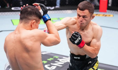 Зарубежные эксперты отдали победу Бекзату Алмахану в UFC