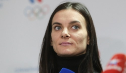 Карелин вступился за Исинбаеву после критики Фетисова