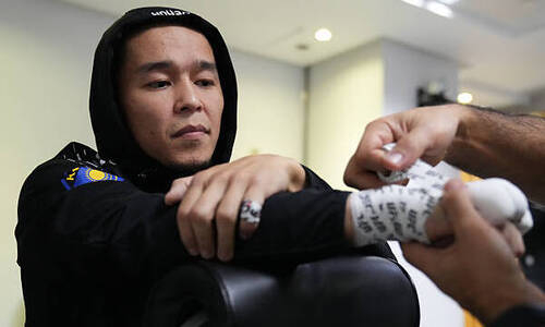 Асу Алмабаеву указали путь к победе над Чарльзом Джонсоном в UFC