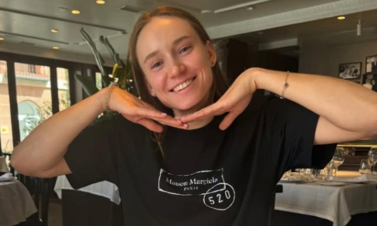 Елена Рыбакина поделилась снимками из Европы и дала коммента