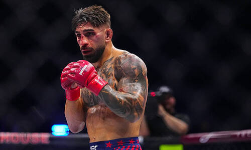 Илию Топурию назвали трусом после первого поражения в UFC