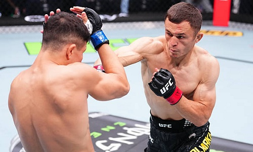 Зарубежные эксперты отдали победу Бекзату Алмахану в UFC