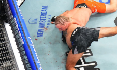 Видео полного боя Бенуа Сен-Дени — Пэдди Пимблетт на UFC 329