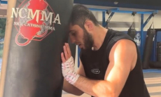 Ислам Махачев показал подготовку к титульному бою UFC. Видео
