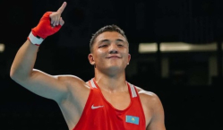 Аман Конысбеков оформил нокаут и вышел в финал молодёжного ЧА-2026 по боксу