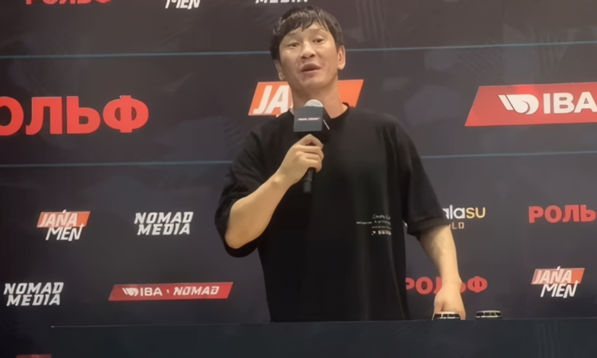 «Мотиватор» Бекембетов устроил конфликт с экс-бойцом UFC на пресс-конференции. Видео
