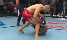 Видео нокаута за 30 секунд в главном бою UFC