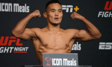 Казах сразится с бывшим соперником Хабиба Нурмагомедова в UFC