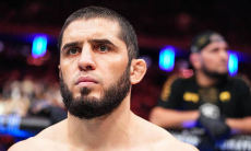 Ислам Махачев остался недоволен своей исторической победой в UFC