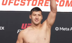 Дияр Нургожай прошёл взвешивание перед четвёртым боем в UFC. Видео