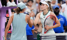 Елена Рыбакина признала превосходство Иги Швёнтек в финале