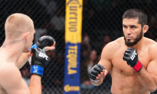 Ислам Махачев победил Иэна Гэрри и защитил титул чемпиона UFC. Видео