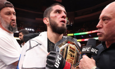 Решение Ислама Махачева поднять российский флаг после боя в UFC получило оценку