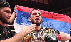 Стало известно, как флаг России попал к Махачеву в октагон UFC