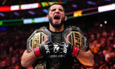 Царукян объяснил, почему Махачев имеет право носить два пояса UFC