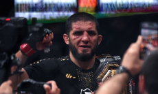 Ислама Махачева отказались признавать лучшим российским бойцом в истории UFC