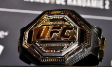 Россиянина признали худшим чемпионом в истории UFC