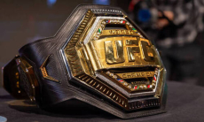 Непобежденный боец UFC потребовал лишить чемпиона титула