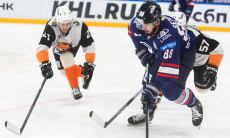 Со счетом 3:1 завершился матч клубов КХЛ на турнире в России